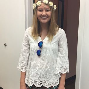 White 3 quarter sleeve shirt